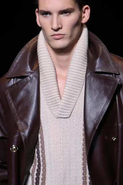 Look 46